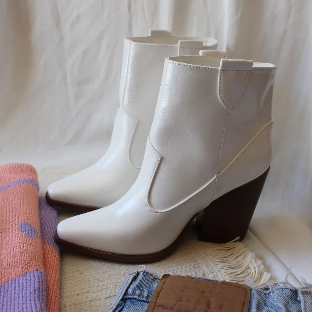 🆕The Debbie// White croco western style boot - Picture 3 of 10